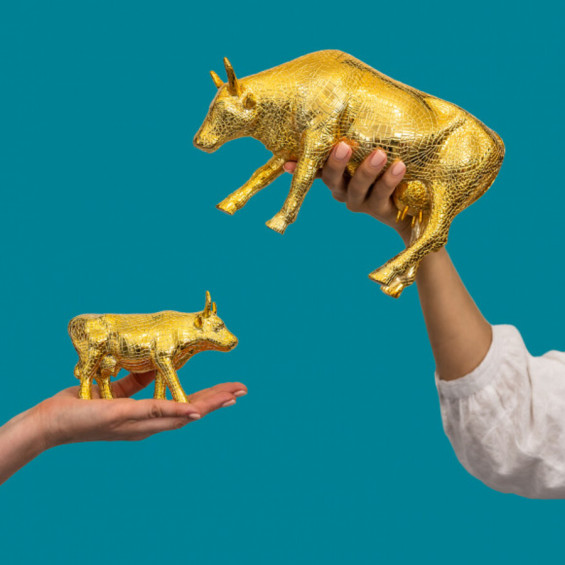 Коллекционная корова Mira Moo Gold ( 30,5*19,5 см)