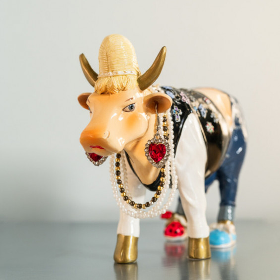 Декоративная статуэтка Queen Cow Ceasar