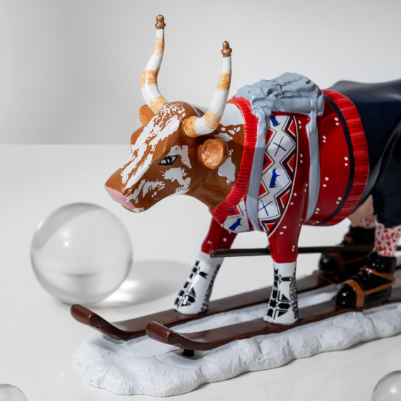 Декоративная статуэтка The Ski Cow aka Loypelin Lauslam